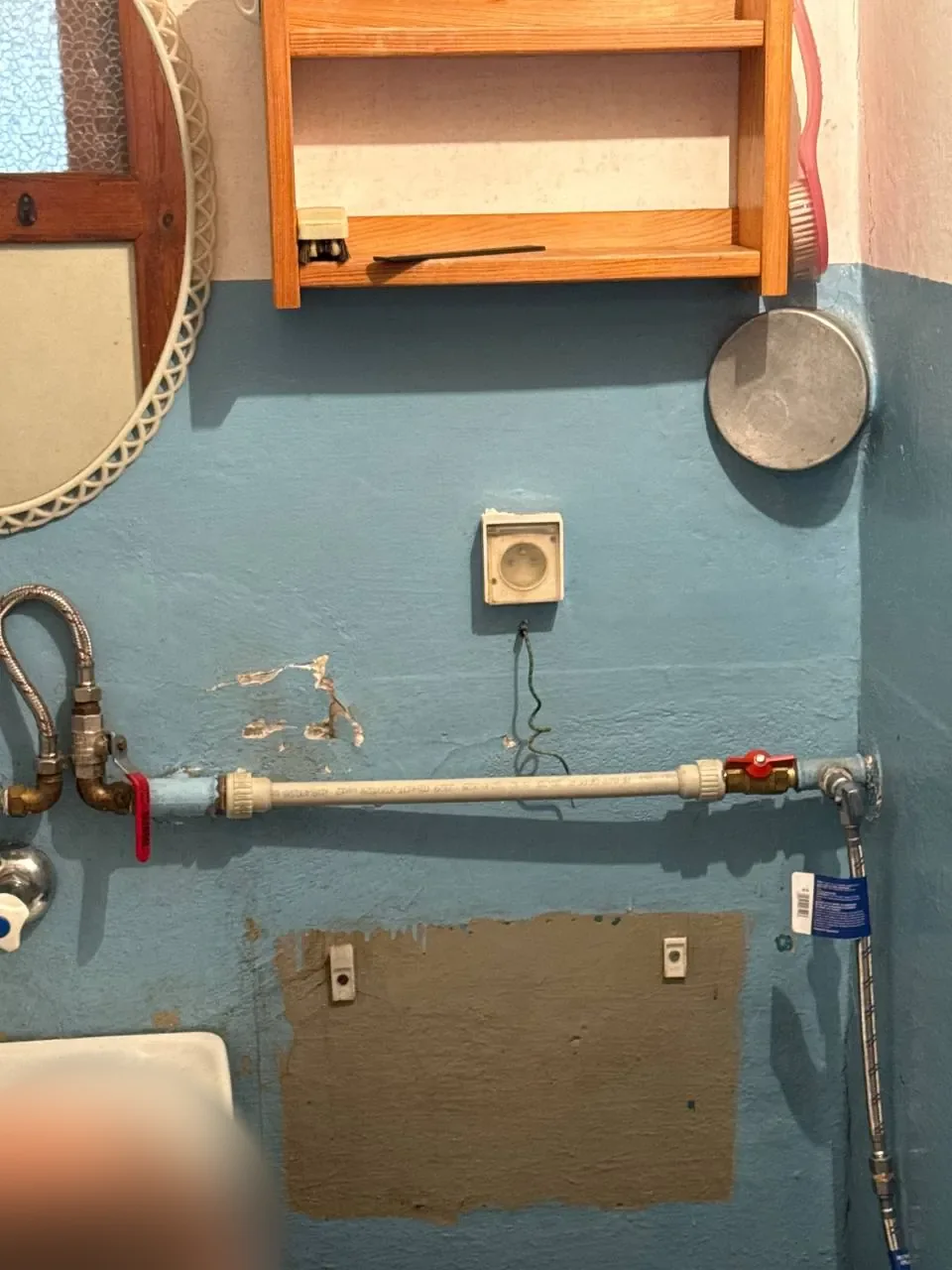 Podejścia wodne w kuchni na ścianie — DobryHydraulik Katowice